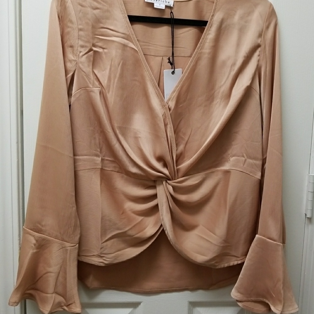 Twisted Blouse!! - Picture 7 of 7